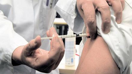 Schützender Stich. Gegen Masern hilft nur ein ausreichender Impfschutz. Doch die Potsdamer sind im Landesvergleich wenig impffreudig. Dabei ist eine Ansteckung mit der Krankheit nicht nur für Kinder sondern auch für Erwachsene gefährlich.