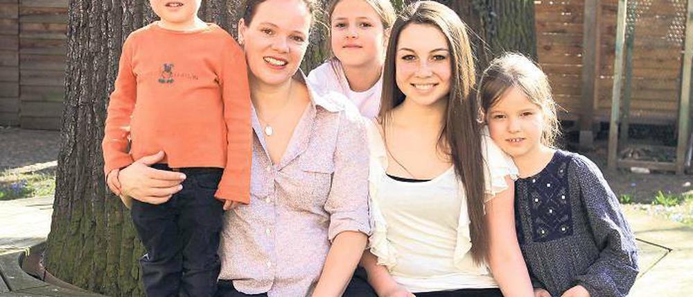 Wie die große Schwester. Christina Pavlov ist „vollwertiges Familienmitglied“ , wie ihre Gastmutter Marie-Luise Glahr sagt. Für die 18-jährige Amerikanerin aus Pennsylvania war klar, dass sie in eine Familie mit Kindern während ihres Auslandsjahres in Potsdam wollte. Christina besucht derzeit das Evangelische Gymnasium Hermannswerder.