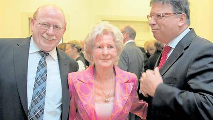 Glückwunsch. Etta Schiller auf dem Empfang zu ihrem 80. Geburtstag.