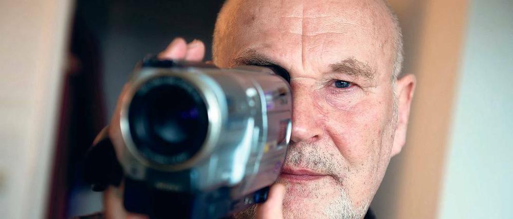 Job im Blick. Joachim Wolter aus Potsdam ist Rentner und arbeitet als Filmer.