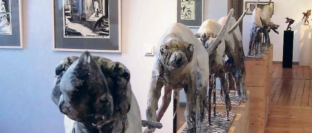 Wenn das Rudel tobt. Carl Constantin Webers „Windspiele“ in der Galerie Kunst-Kontor.