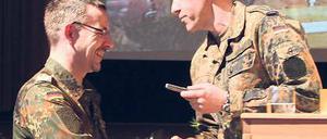 Neuer Kommandeur. Boris Nannt (r.) übergab an Alexander Röpke.