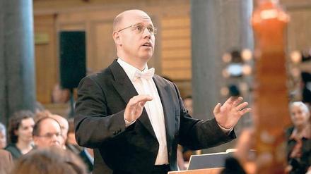 Vereint Zeitzeugenberichte, Listen der Bombenopfer, Texte des Alten und Neuen Testamentes und freie Verse. Der Nikolaikantor Björn O. Wiede hat ein „Potsdam Requiem“ komponiert.