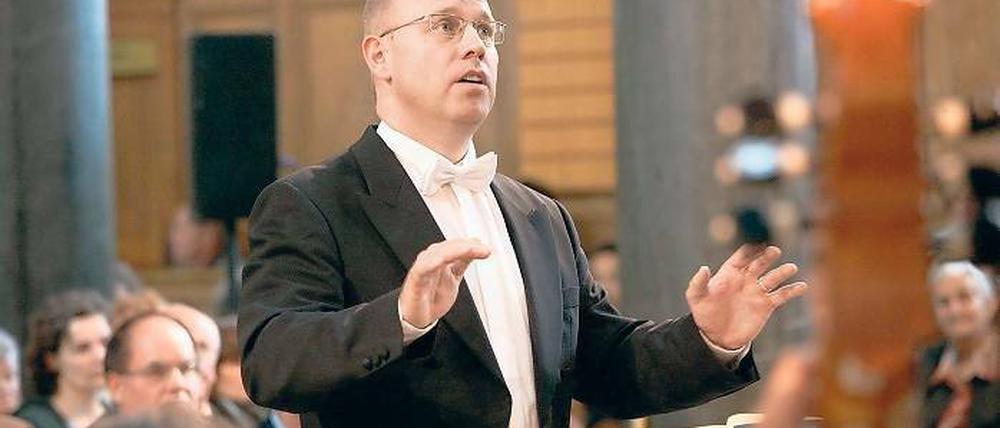 Vereint Zeitzeugenberichte, Listen der Bombenopfer, Texte des Alten und Neuen Testamentes und freie Verse. Der Nikolaikantor Björn O. Wiede hat ein „Potsdam Requiem“ komponiert.