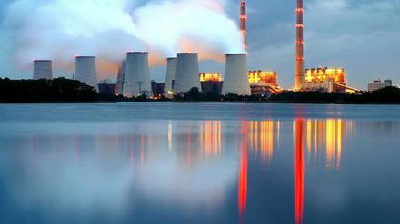 In Brandenburg fest verwurzelt: Der Energiekonzern Vattenfall - hier das Kraftwerk in Jänschwalde.