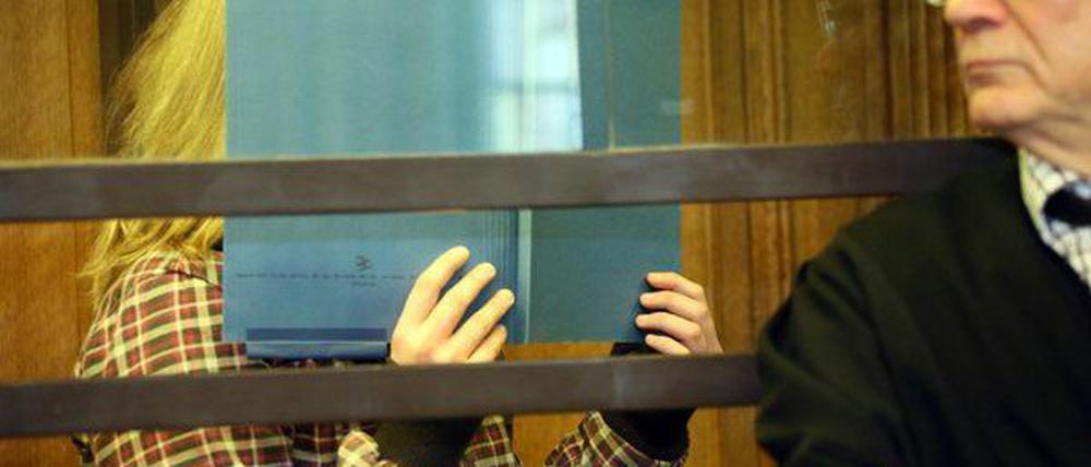 Die Geliebte des Freundes der Ermordeten und Angeklagte im Prozess um den Mord an einer Berliner Pferdewirtin, Tanja L. Der Freund der im Juni 2012 erdrosselten 21-jährigen Frau und dessen Mutter sollen das Mordkomplott geplant haben, um an Gelder in Millionenhöhe aus Lebensversicherungen zu gelangen.