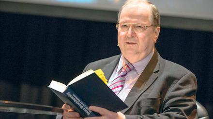 Schweigt. Wer ihm geholfen hat, will Heinz Buschkowsky nicht verraten.