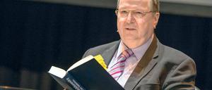 Schweigt. Wer ihm geholfen hat, will Heinz Buschkowsky nicht verraten.