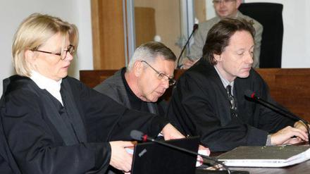 Der Prozess gegen Heinrich Scholl, den früheren Bürgermeister von Ludwigsfelde, stützt sich lediglich auf Indizien.