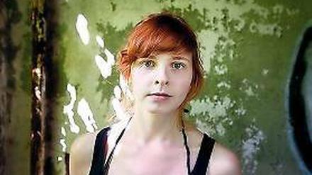 Leichtfüßig und sprachgewandt. Die Autorin Annika Scheffel.