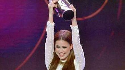 Tränenreicher Auftritt: Lena Meyer-Landrut heimst einen Echo ein.