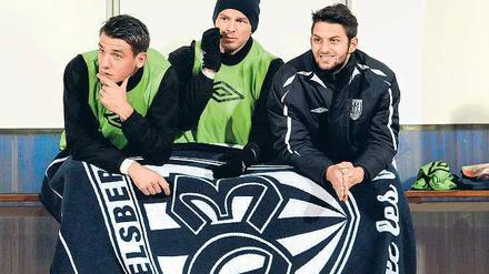 In Lauerstellung. Die Spieler des SV Babelsberg 03 – hier Dennis Lemke und Oliver Kragl (von links) – hoffen, bald wieder Punktspiele bestreiten zu können.