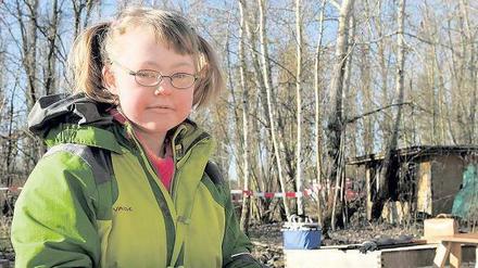 Wie die anderen. Die 14-jährige Zoe schnippelt wie ihre Mitschüler Gemüse. In der Förderschule war sie unterfordert, deshalb wechselte sie nach der 6. Klasse auf eine öffentliche Oberschule. Dorthin fährt sie sogar alleine mit dem Fahrrad. „Sie ist eine unheimliche Bereicherung für alle“, sagt ihre Klassenlehrerin.