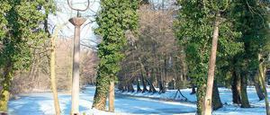 Es war einmal. Laternen am Eingang der Seeterrasse „Irisau“.