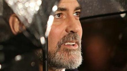 Schnee, Regen, Husten? Solche Lappalien können George Clooney nicht vom Drehen abhalten.