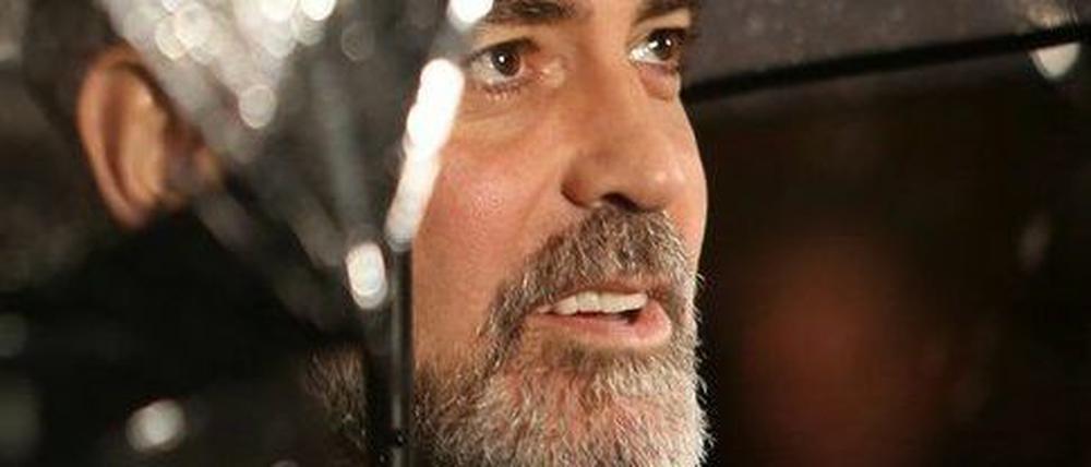 Schnee, Regen, Husten? Solche Lappalien können George Clooney nicht vom Drehen abhalten.