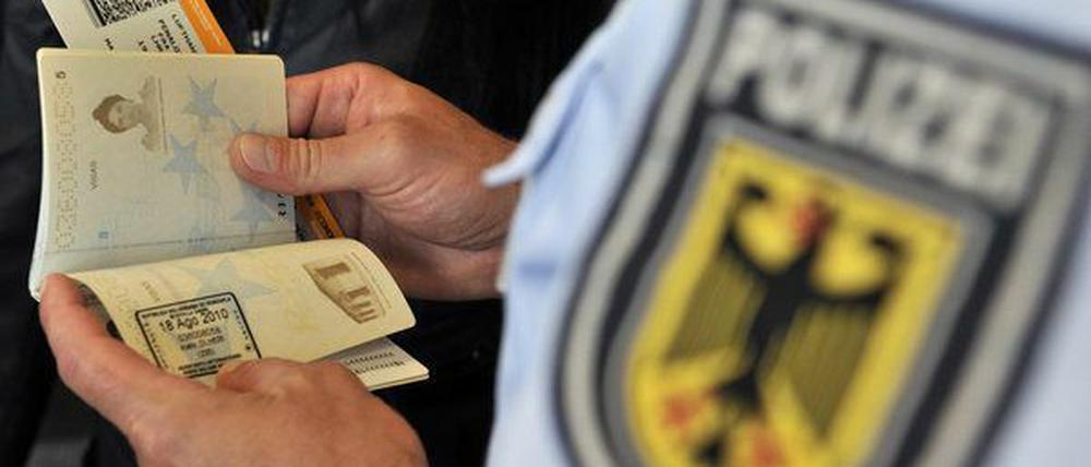 Bei einer Routinekontrolle stieß die Bundespolizei bei Frankfurt (Oder) auf einen mit Diebesgut beladenen Transporter.