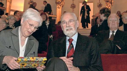 Gefeiert. Hans-Joachim Giersberg und seine Ehefrau.