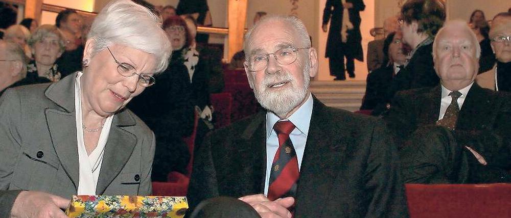 Gefeiert. Hans-Joachim Giersberg und seine Ehefrau.