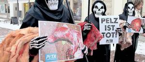 Kein Halloween. Peta-Aktivisten in der Brandenburger Straße.