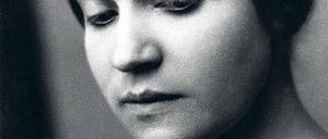 Sittsam gesenkte Wimpern. Fotografien einer Kommunistin in Kleinmachnow.