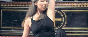 Konzentriert: Ruth Knaup tanzt am Sonntag in der Nikolaikirche.