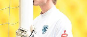 Glückssache. Trotz des Eigentores ging für Babelsbergs Reservetorhüter Sascha Studer am Ende alles gut.