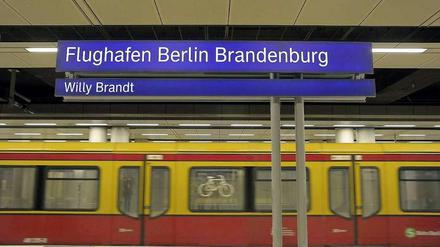 Etliche Male ist die S-Bahn schon Richtung BER-Flughafen gerollt, obwohl der gar nicht in Betrieb ist.