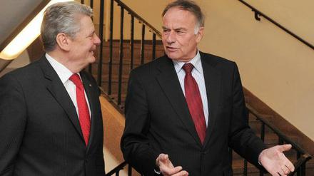 Joachim Gauck im Brandenburger Landtag, zusammen mit Landtagspräsident Gunter Fritsch.