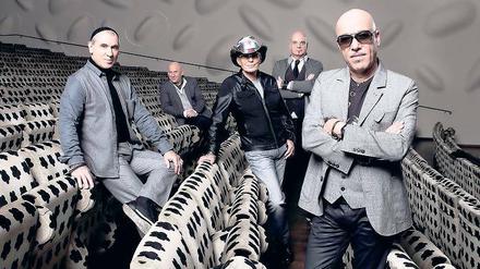 Können und wollen nichts anderes als Musik machen: Georgi Gogow, Manfred Hennig, Fritz Puppel, Klaus Selmke und Toni Krahl (v.l.) von City. Am Donnerstag gibt es zweieinhalb Sunden Musik und Geschichten aus 40 Jahren City Rockband.