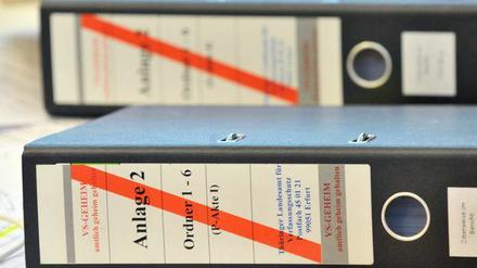 Ein Buch mit sieben Siegeln? Das Recht auf Akteneinsicht soll in Brandenburg gestärkt werden und einheitliche Rechtsgrundlagen für den Zugang zu Informationen von öffentlichen Stellen eingeführt werden, fordert die Datenschutzbeauftragte des Landes.