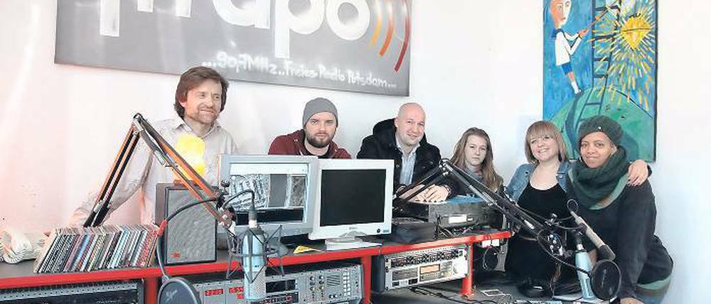Umgezogen. Das Team vom Freien Radio Potsdam im neuen Studio.