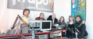Umgezogen. Das Team vom Freien Radio Potsdam im neuen Studio.