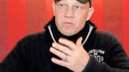 Nie ohne das Fackelmann-Basecap. Der ehemalige Schwergewichtsprofiboxer Axel Schulz.