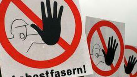 Asbestfasern können tödlich sein, wenn sie in die Lunge gelangen. -