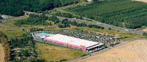 Allein auf weiter Flur. Der Hornbach-Baumarkt in Marquardt wird wohl keinen großen Nachbarn bekommen. Der geplanten Megahalle – zwölfmal größer als der Baumarkt – ist nach Aussage des Projektentwicklers Detlef Kaminski der Hauptnutzer abgesprungen.