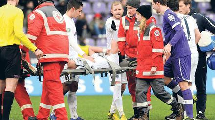 Weitere Schrecksekunde für Babelsberg 03. Nach Daniel Reiches verletzungsbedingtem frühen Aus musste in Osnabrück auch Lennart Hartmann kurz vor der Halbzeitpause vom Platz getragen werden.