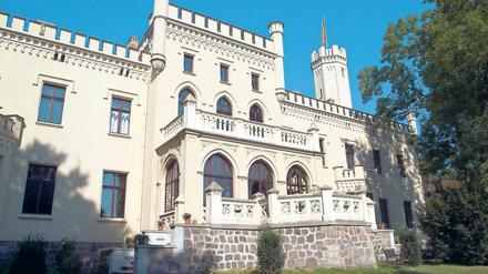 Hochherrschaftliches Haus. Schloss Reichenow, erbaut im Tudor-Stil.