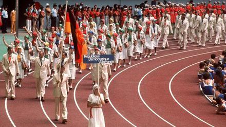 Die Mannschaft der DDR bei der Eröffnungsfeier in das Olympiastadion von Montreal, 1976. Seit Jahren klagen DDR-Sportler, Trainer und Funktionäre hätten ihnen ohne eigenes Wissen Doping-Präparate verabreicht.