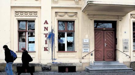 Attackiert: Das Büro der Polizeigewerkschaft in der Hegelallee 54.