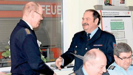Geht ohne Tränen. Teltows Feuerwehrchef Karl-Heinz Natusch.