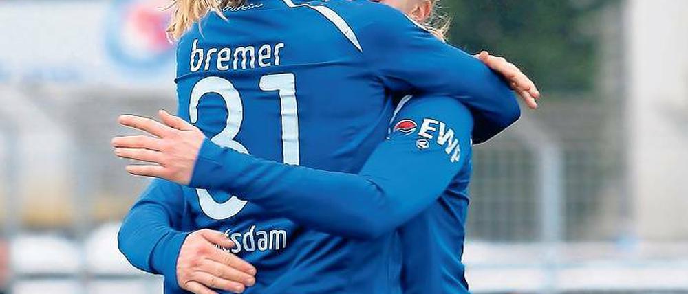 Torjubel. Ada Hegeberg (r.) und Pauline Bremer trafen erstmals in der Bundesliga.