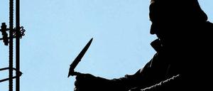 Viel Arbeit, wenig Geld. Das Potsdamer Handwerk steckt in einem Dilemma. Um sich für die Zukunft zu rüsten, diskutierten Unternehmer und Politiker auf dem Gesellentag in Caputh über Mindestlöhne und eine Werbekampagne. Die soll das Image des Handwerks aufpolieren.