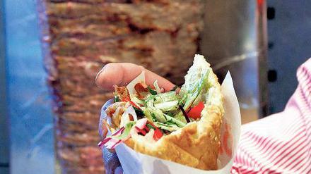 Jetzt wird weiter untersucht. Im Fleisch eines Döners in Leipzig ist ein geringer Anteil Pferdefleisch entdeckt worden.