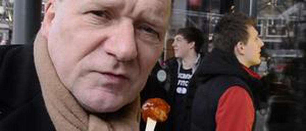 Restauranttester Bernd Matthias mit der "McCurrywurst": "Fein gekutterte Rostbratwurst"