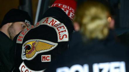 Die Polizei ermittelt nach einer Messerattacke auf einen Cottbuser Hells Angel.