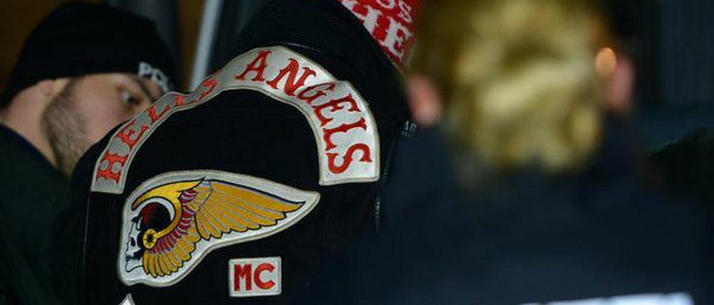 Die Polizei ermittelt nach einer Messerattacke auf einen Cottbuser Hells Angel.