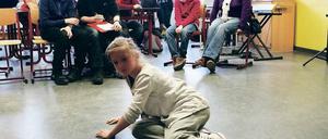 Laurentia hat sich qualifiziert. Das Mädchen tanzte beim Casting für die Talente-Show im März einen Hip-Hop. Der Jury und den Mitschülern hat das gefallen.