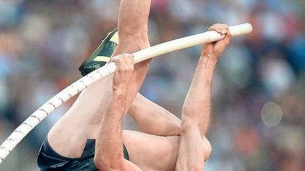 Höhenjäger. Björn Otto aus Köln will in diesem Winter den Deutschen Hallenrekord verbessern – möglichst schon am Samstag im Potsdamer Stern-Center.