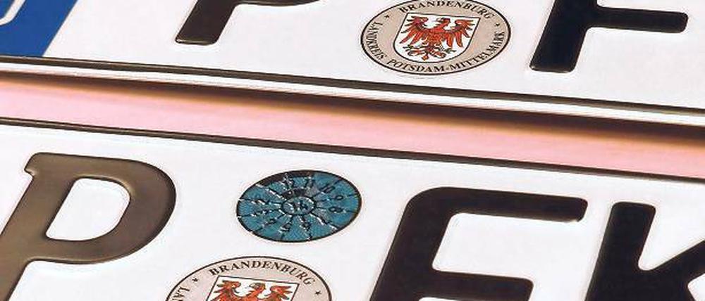 Zeichen der Freundschaft? Dienstsiegel aus PM auf dem Kennzeichen P.